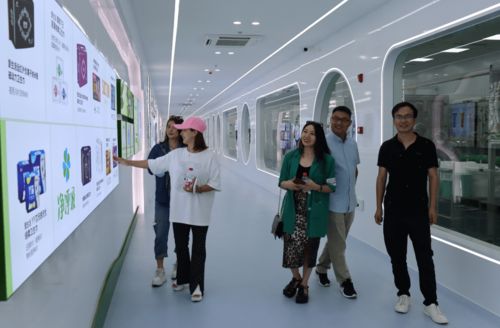 枫叶联盟参访绿叶科技集团盐城卫生巾生产基地 信息技术咨询服务赋能智能制造新标杆